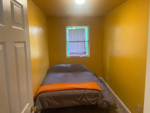 Queen Bedroom 3