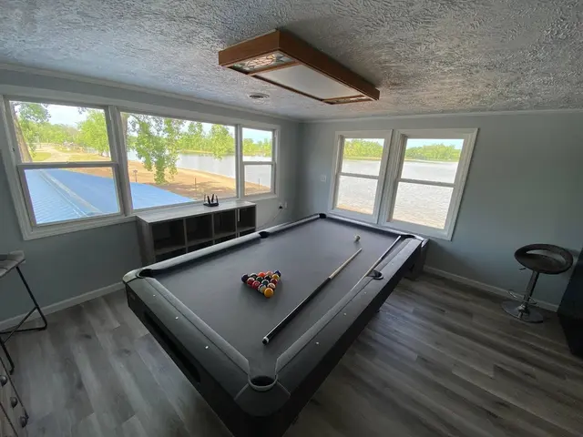 Pool table