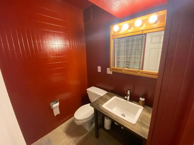 Bathroom 1st floor