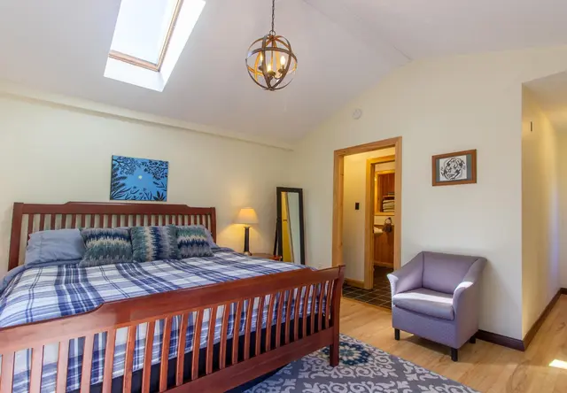 Master Bedroom #2, King, Private Bathroom