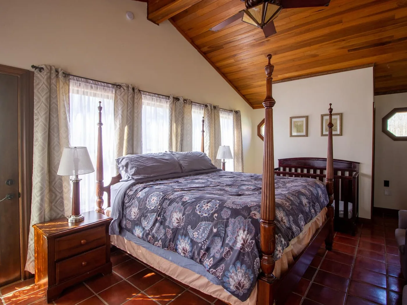 Master bedroom, king